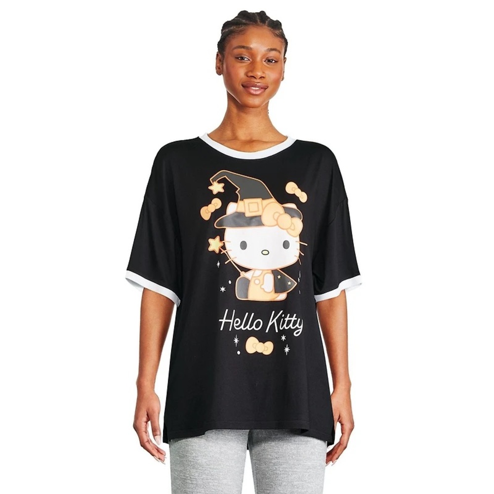 NWT Sanrio Hello Kitty Oversized Halloween Graphic T-Shirt Size Medium